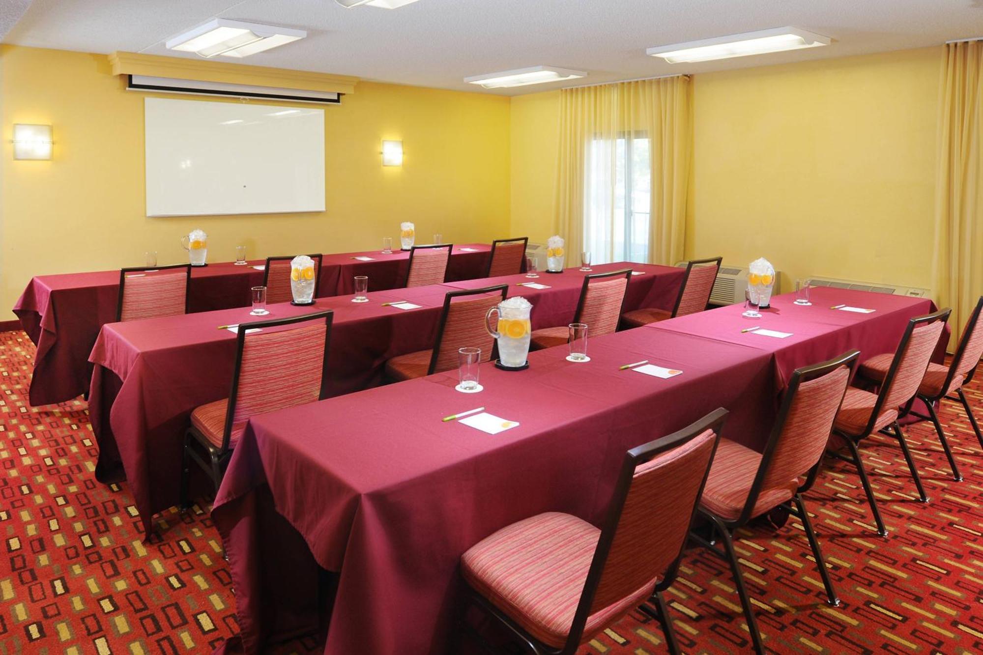 Courtyard By Marriott Oklahoma City Airport Exteriör bild