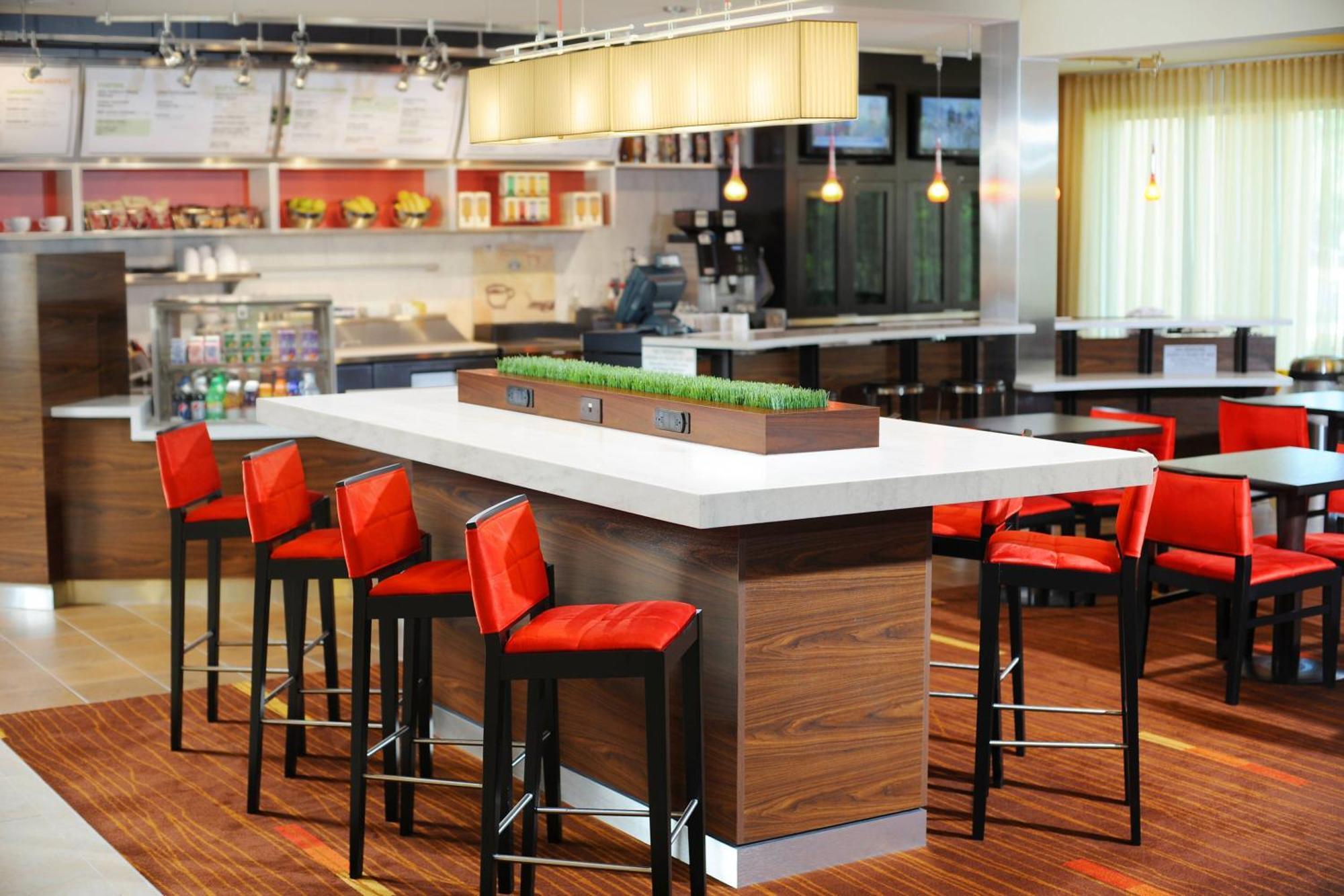 Courtyard By Marriott Oklahoma City Airport Exteriör bild