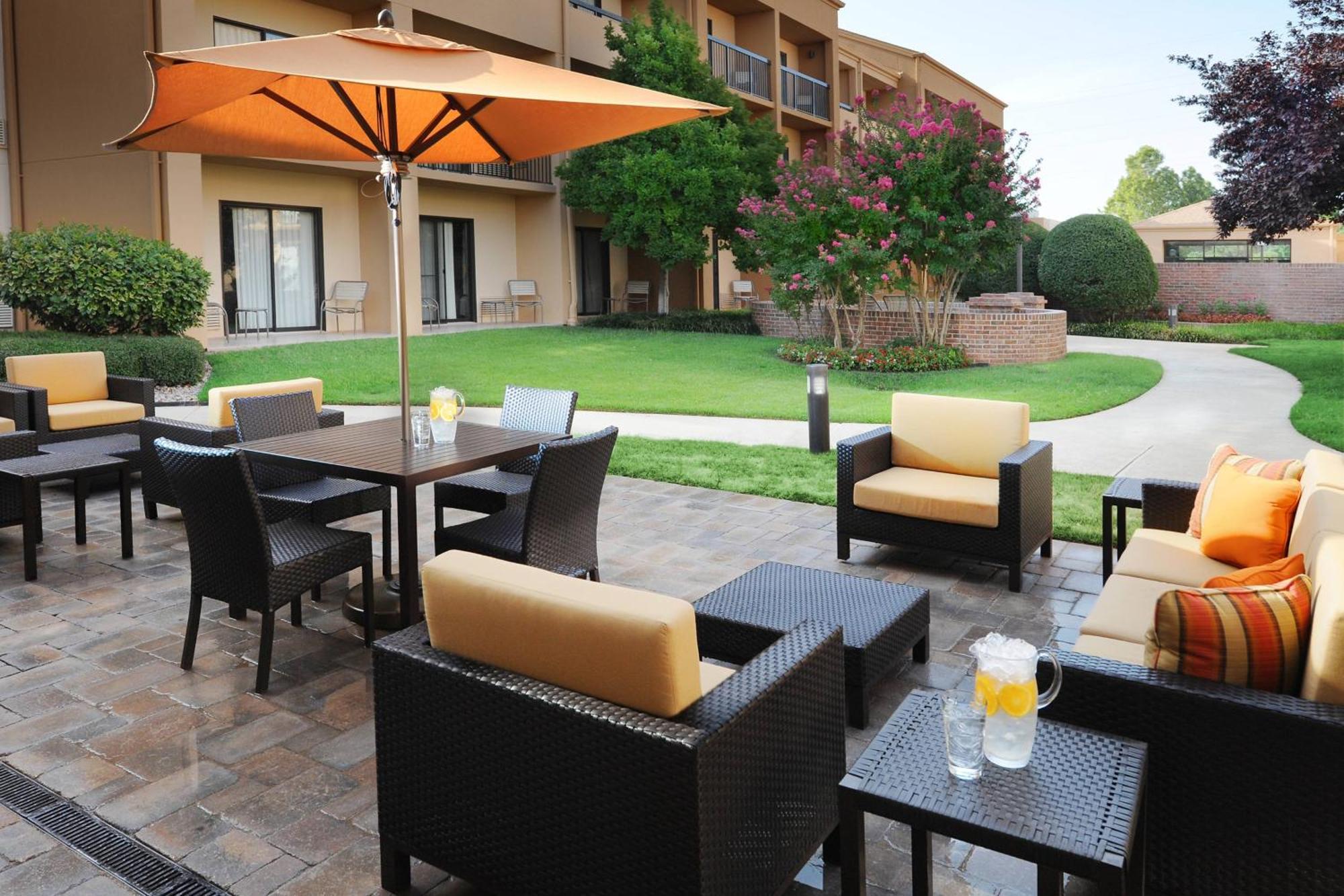 Courtyard By Marriott Oklahoma City Airport Exteriör bild